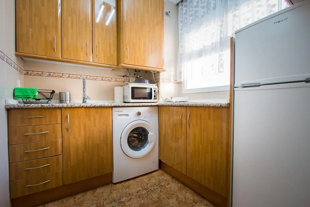 Holidays2Torremolinos Roquedal Apartment 0*, Torremolinos